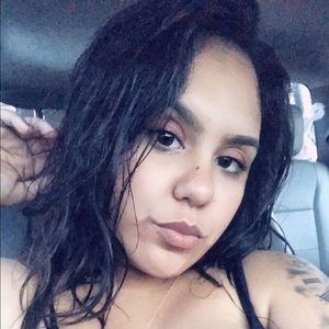 Meet your Posher, Julissa